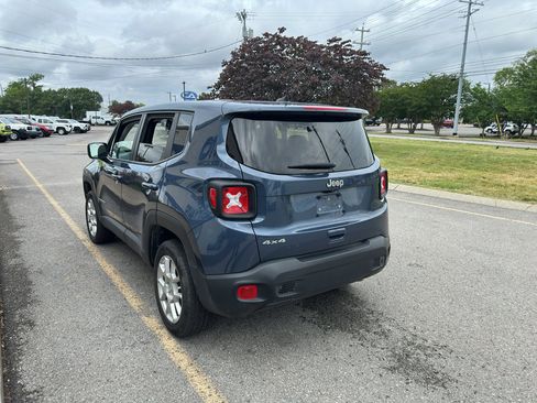 Used 2023 Jeep Renegade Latitude AWD/4WD image 6