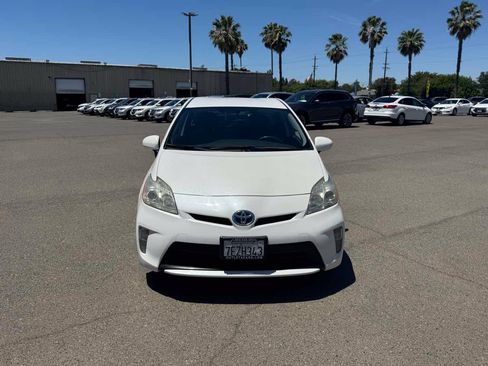Used 2014 Toyota Prius Two FWD image 4