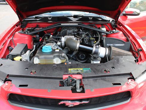 Used 2010 Ford Mustang GT RWD image 35