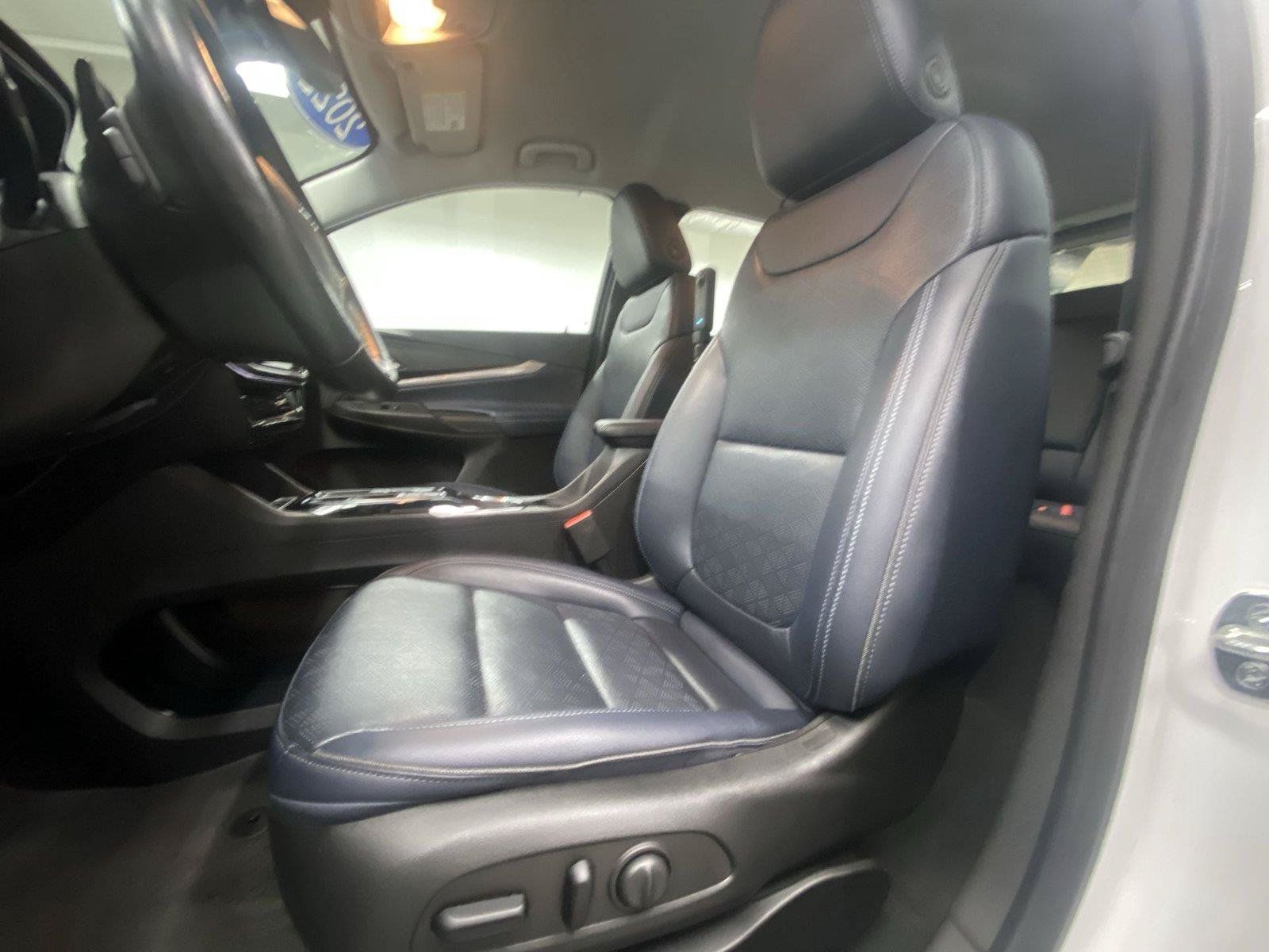 Used 2022 Chevrolet Bolt EUV Premier FWD image 17