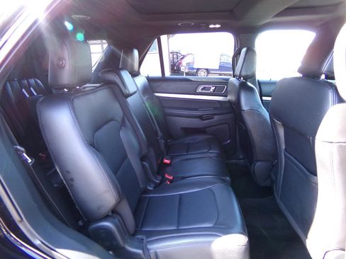 Used 2018 Ford Explorer XLT w/ Equipment Group 202A AWD/4WD image 47