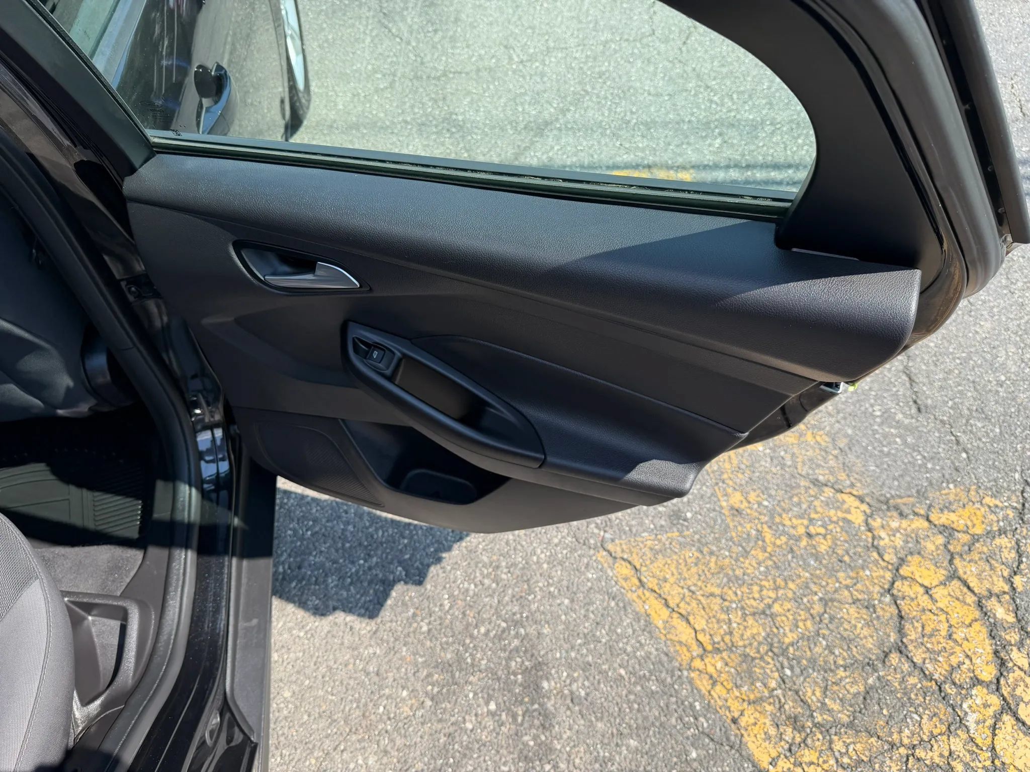 Used 2014 Ford Focus SE w/ SE Winter Package FWD image 33