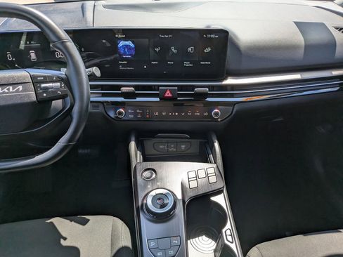 Certified 2026 Kia Sportage LX FWD image 16
