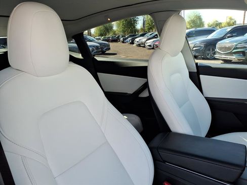 Used 2021 Tesla Model Y 2WD image 12