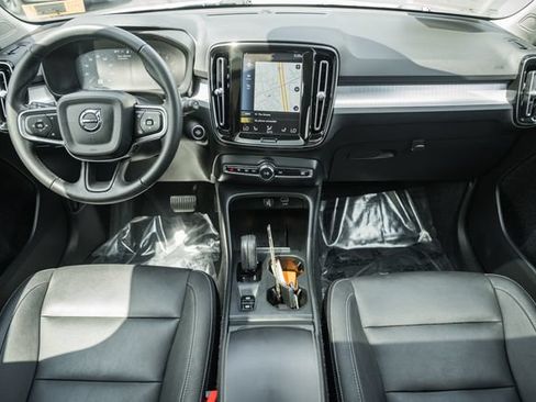 Used 2021 Volvo XC40 T5 Momentum w/ Premium Package AWD/4WD image 21