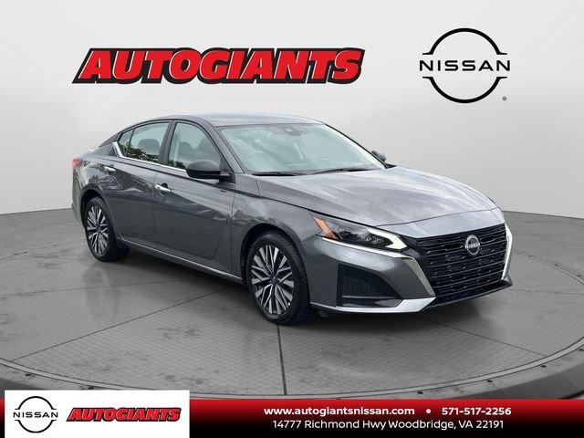 Used 2025 Nissan Altima 2.5 SV FWD image 1