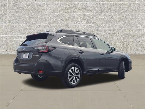 Certified 2025 Subaru Outback Premium w/ Popular Package #1 AWD/4WD image 7