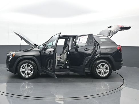 Used 2024 GMC Terrain SLE image 27