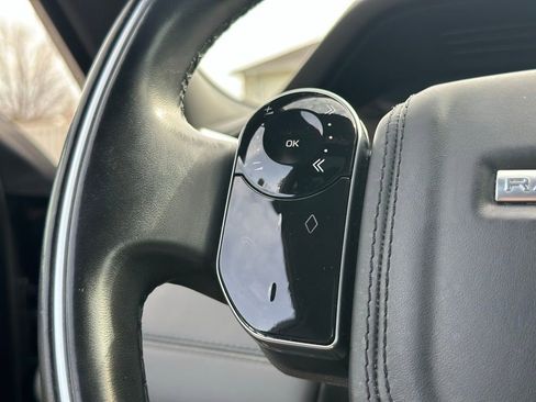 Used 2020 Land Rover Range Rover Evoque SE image 29