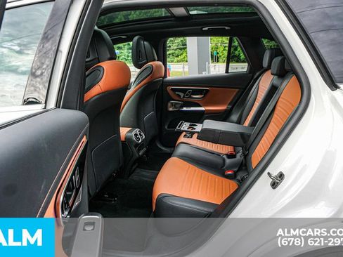 Used 2025 Mercedes-Benz GLC 350e 4MATIC image 20