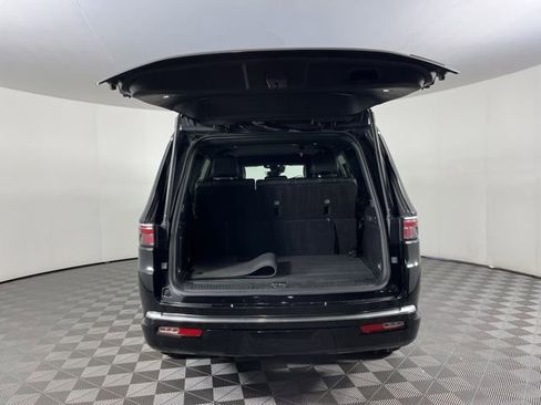 Used 2024 Jeep Wagoneer Series II w/ Flexible Seating Group RWD image 44
