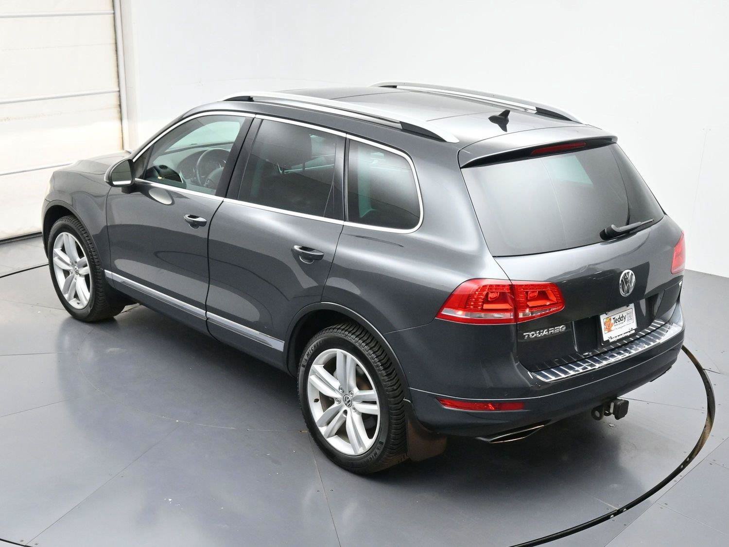 Used 2014 Volkswagen Touareg Executive AWD/4WD image 33