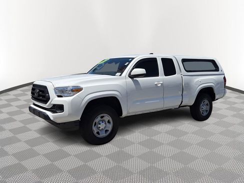 Used 2022 Toyota Tacoma SR RWD image 2