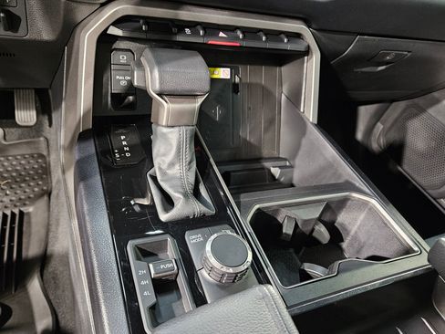 Used 2025 Toyota Tundra SR5 AWD/4WD image 31