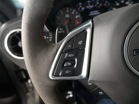 Used 2018 Chevrolet Camaro ZL1 image 33