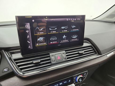 Used 2023 Audi Q5 2.0T Premium Plus w/ Premium Plus Package AWD/4WD image 10