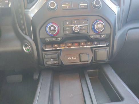 Used 2022 Chevrolet Silverado 1500 LTZ w/ LTZ Premium Package AWD/4WD image 11