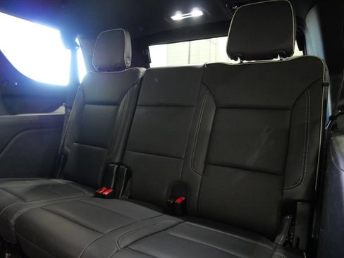 Used 2024 Chevrolet Tahoe Premier AWD/4WD image 23
