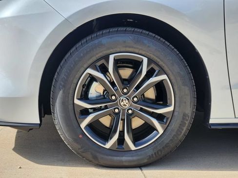 New 2026 Toyota Sienna Platinum AWD/4WD image 9