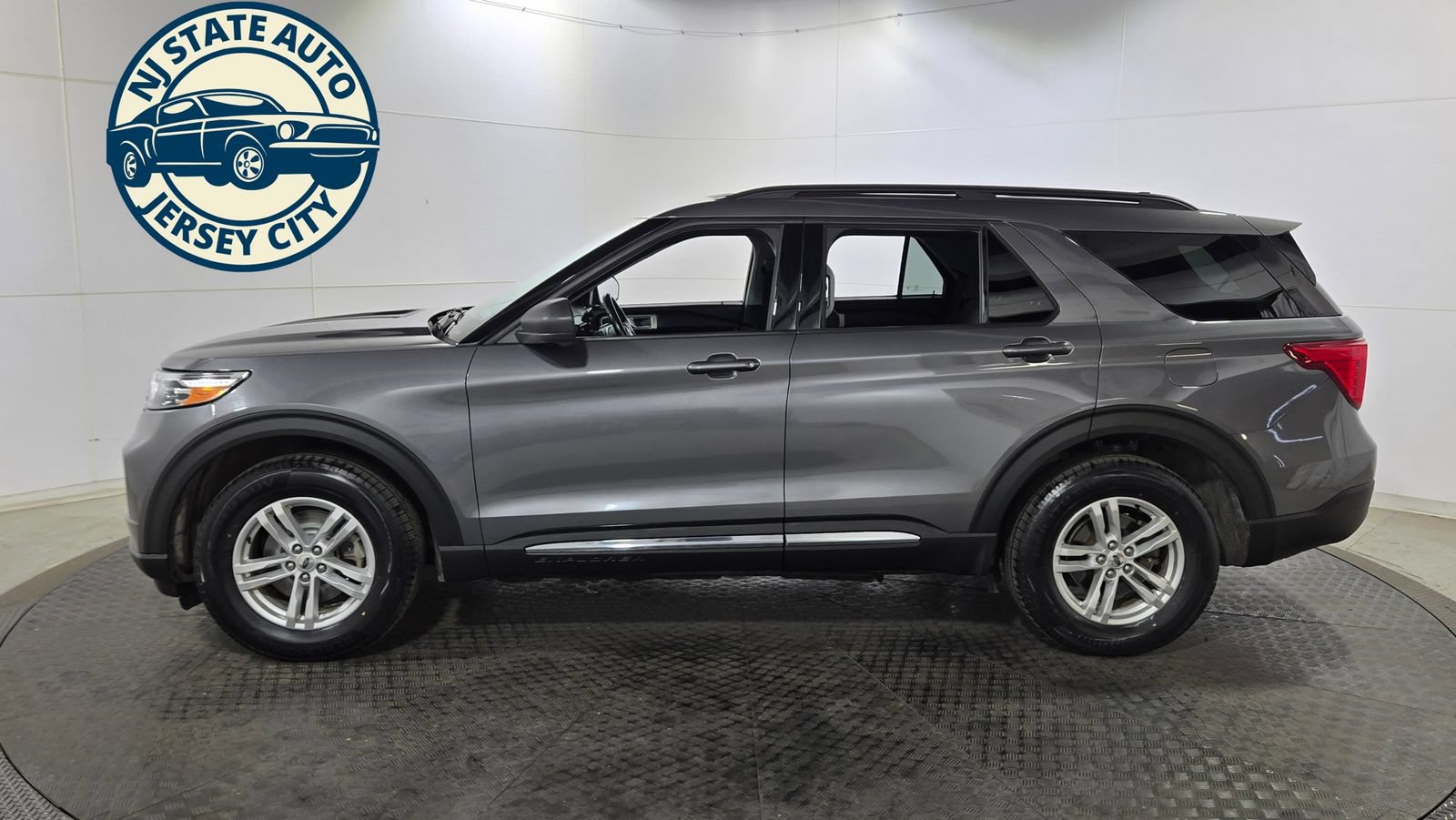 Used 2022 Ford Explorer XLT AWD/4WD image 11