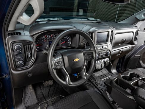 Used 2022 Chevrolet Silverado 2500 Custom w/ Custom Convenience Package image 13
