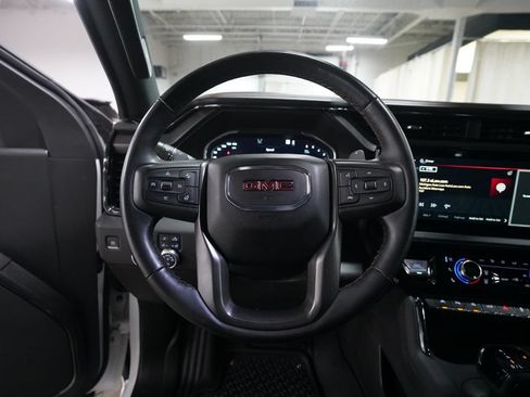 Used 2023 GMC Sierra 1500 AT4 w/ AT4 Preferred Package AWD/4WD image 4