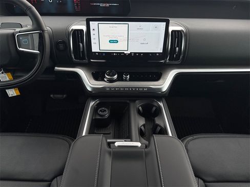 New 2025 Ford Expedition Max Platinum w/ Driver's Package image 11