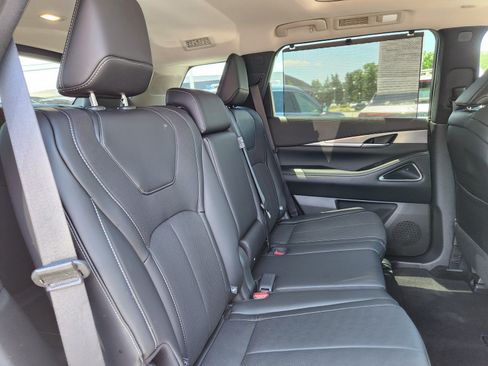 Certified 2026 INFINITI QX60 Luxe w/ Cargo Package AWD/4WD image 15
