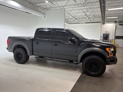 Used 2018 Ford F150 Raptor w/ Equipment Group 802A Luxury image 6