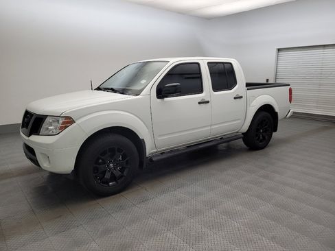 Used 2020 Nissan Frontier SV w/ Midnight Edition Floor Mats AWD/4WD image 2