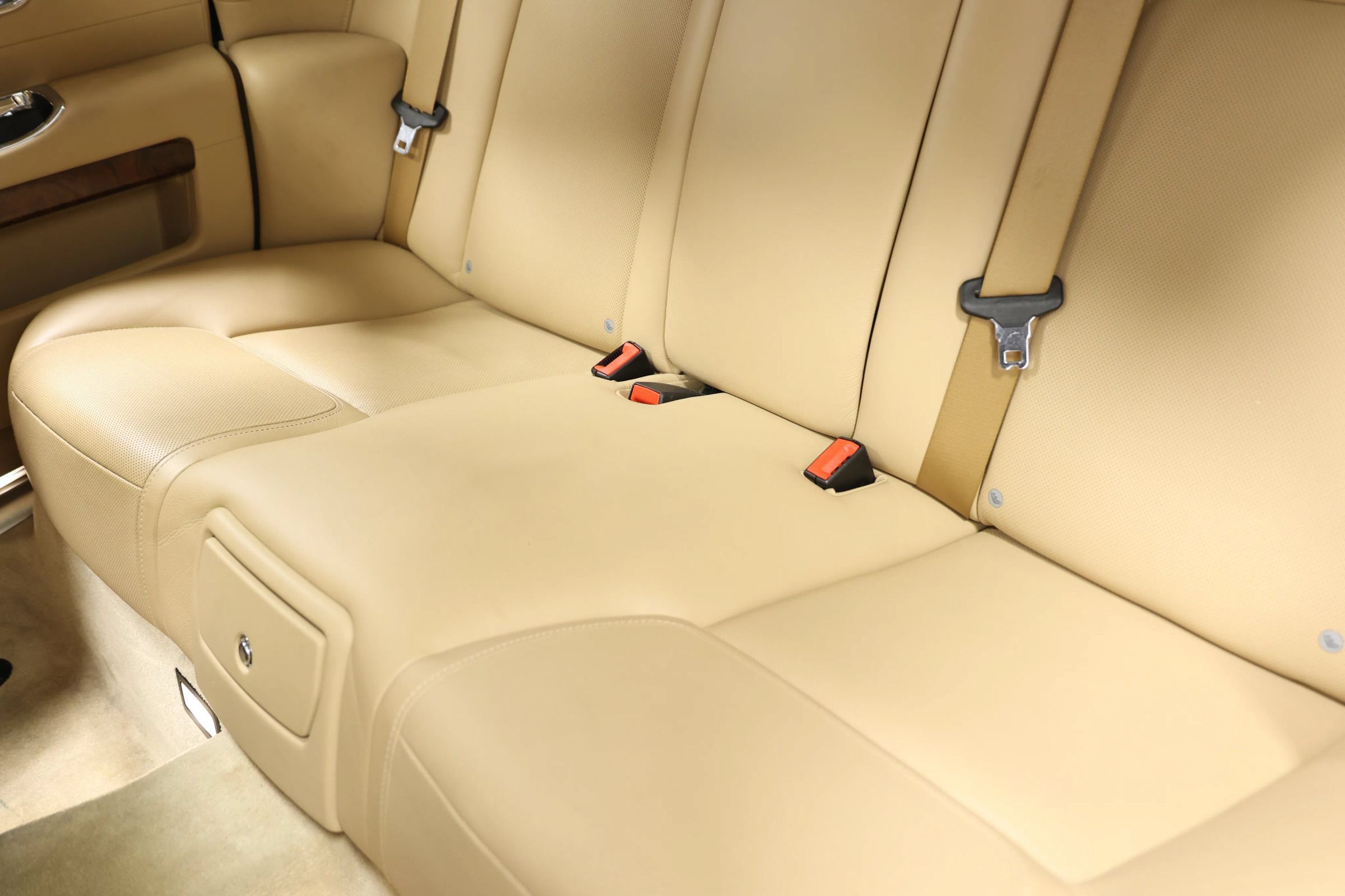Used 2015 Rolls-Royce Ghost RWD image 57