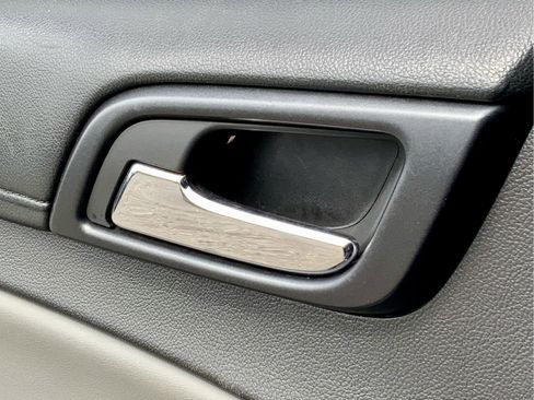 Used 2017 Chevrolet Suburban LT image 55