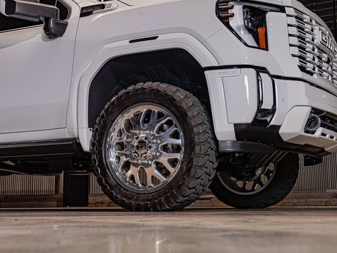 Used 2025 GMC Sierra 3500 Denali w/ Denali Reserve Package AWD/4WD image 14