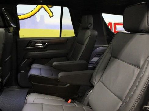 New 2026 GMC Yukon Denali w/ Denali Reserve Package AWD/4WD image 17