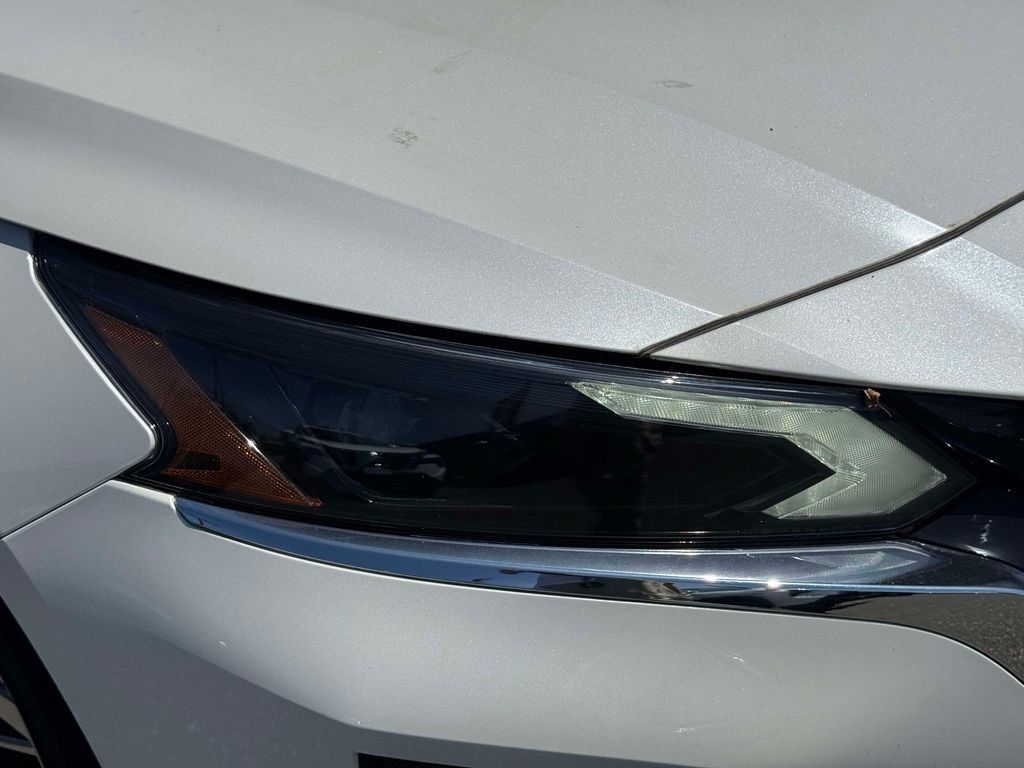 Certified 2025 Nissan Altima 2.5 SL FWD image 9