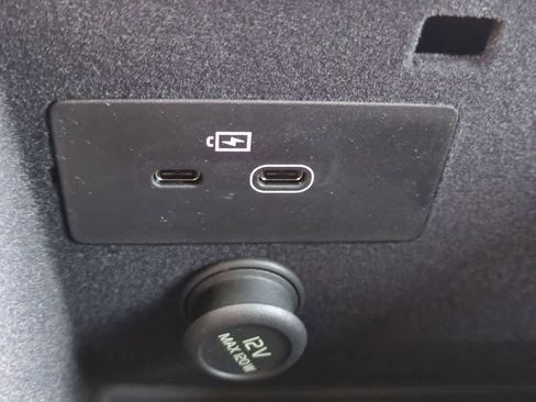 Used 2026 Volvo XC90 B6 Plus w/ Protection Package Premier image 30