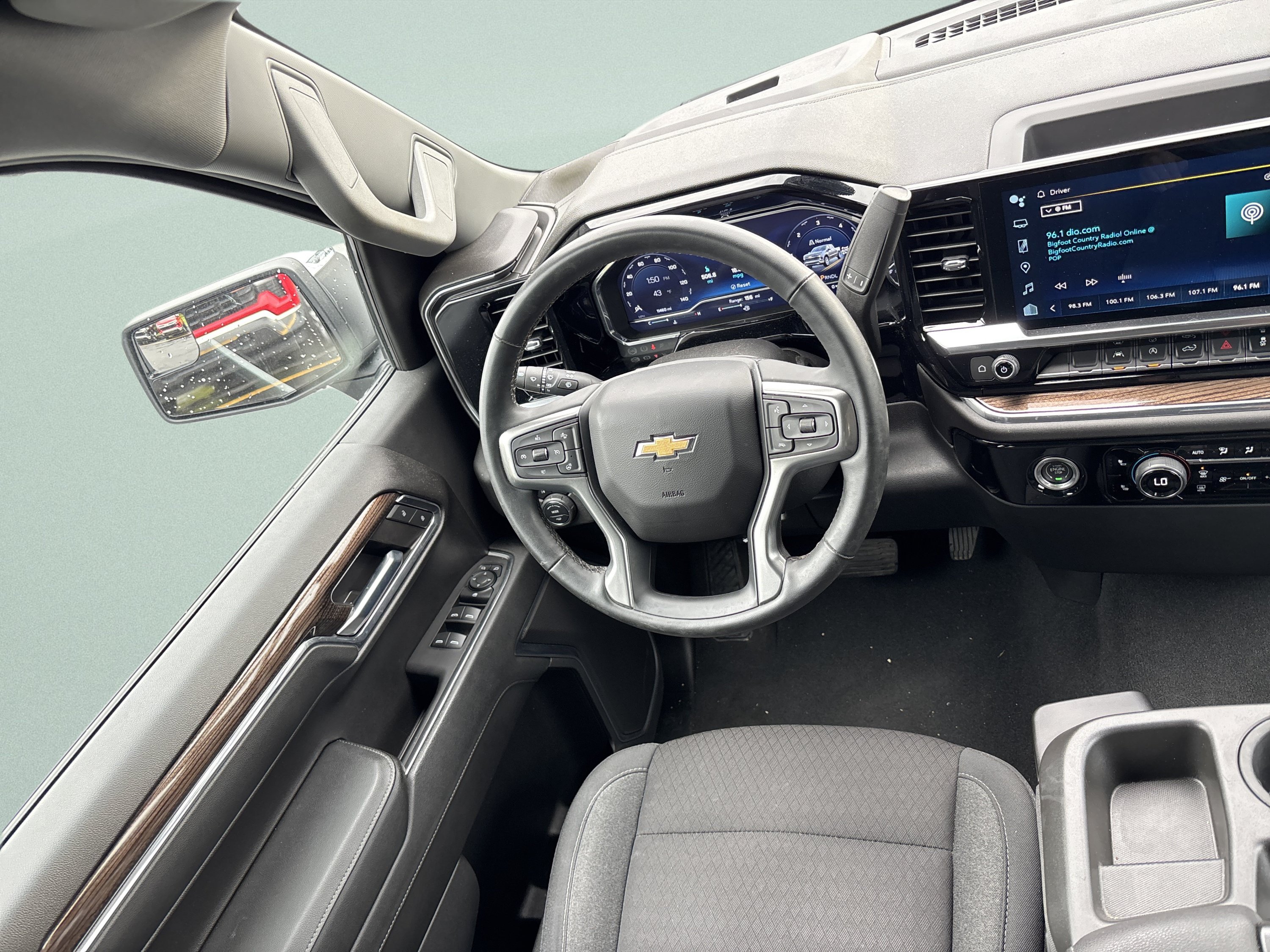 Used 2024 Chevrolet Silverado 1500 LT AWD/4WD image 27