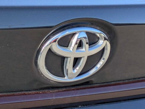 Used 2022 Toyota Corolla LE image 11