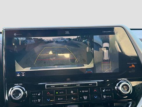 Used 2020 Toyota Highlander Platinum image 33