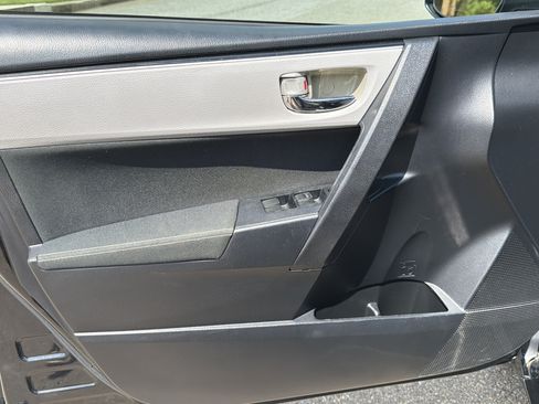Used 2017 Toyota Corolla LE FWD image 10