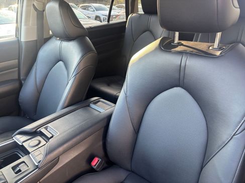 Used 2025 Toyota Grand Highlander FWD image 36