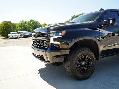 Used 2022 Chevrolet Silverado 1500 ZR2 w/ Technology Package AWD/4WD image 18