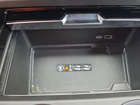 Used 2025 GMC Yukon XL Denali w/ Sun & Power Step Package image 24