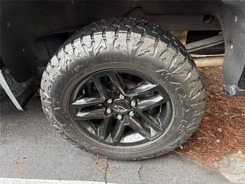 Used 2019 Chevrolet Silverado 1500 LT Trail Boss AWD/4WD image 10