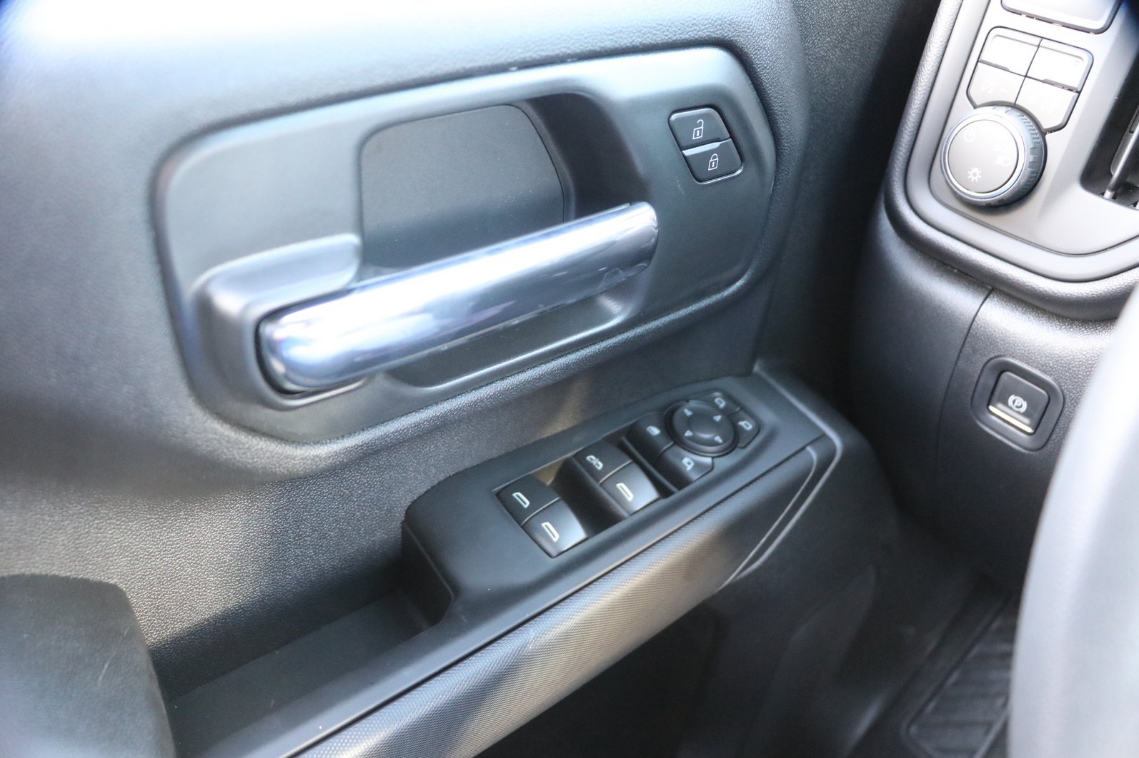 New 2026 Chevrolet Silverado 2500 Custom w/ Custom Value Package AWD/4WD image 11