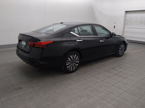 Used 2025 Nissan Altima 2.5 SV FWD image 10