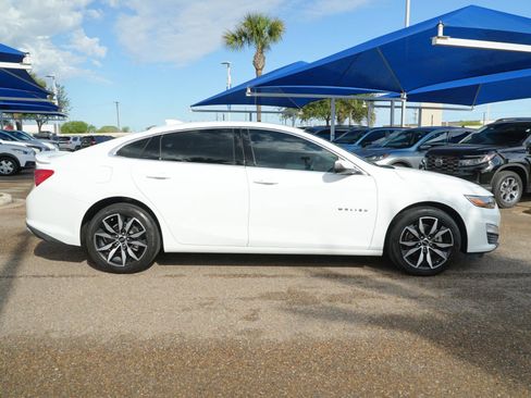Used 2025 Chevrolet Malibu RS image 4