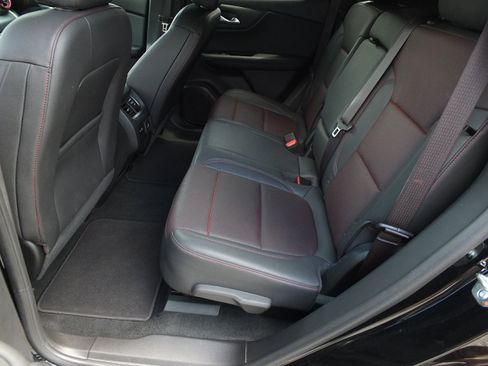 Used 2025 Chevrolet Blazer RS FWD image 12