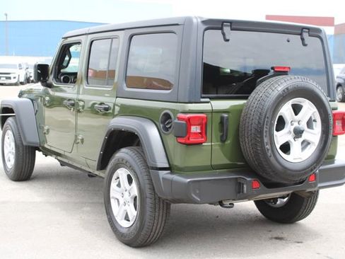 Used 2022 Jeep Wrangler Unlimited Sport AWD/4WD image 3