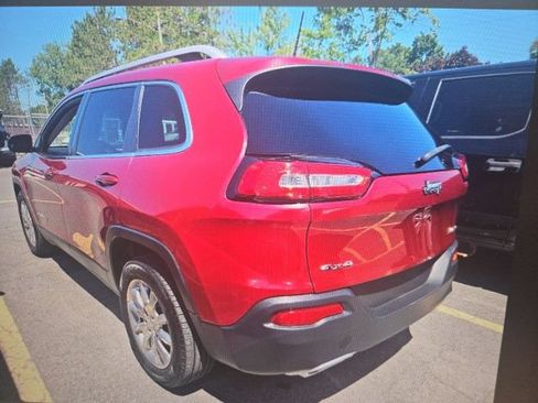 Used 2017 Jeep Cherokee Limited AWD/4WD image 2
